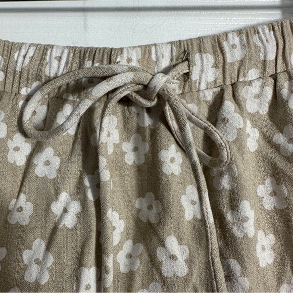 Sabo skirt, size unknown. Tiered, tan/white floral, mini, lined, spring, summer - Picture 3 of 8